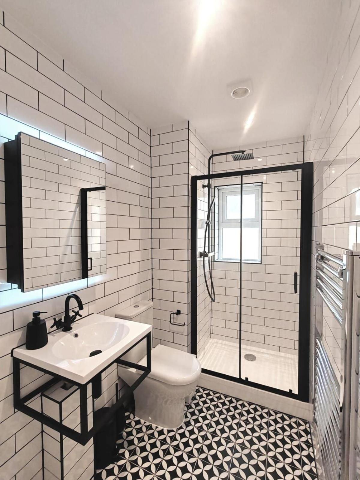 Stunning Modern Apartment Sleeps 4 - 6 Min Walk From Golden Beaches-Free Parking Борнмут Екстер'єр фото